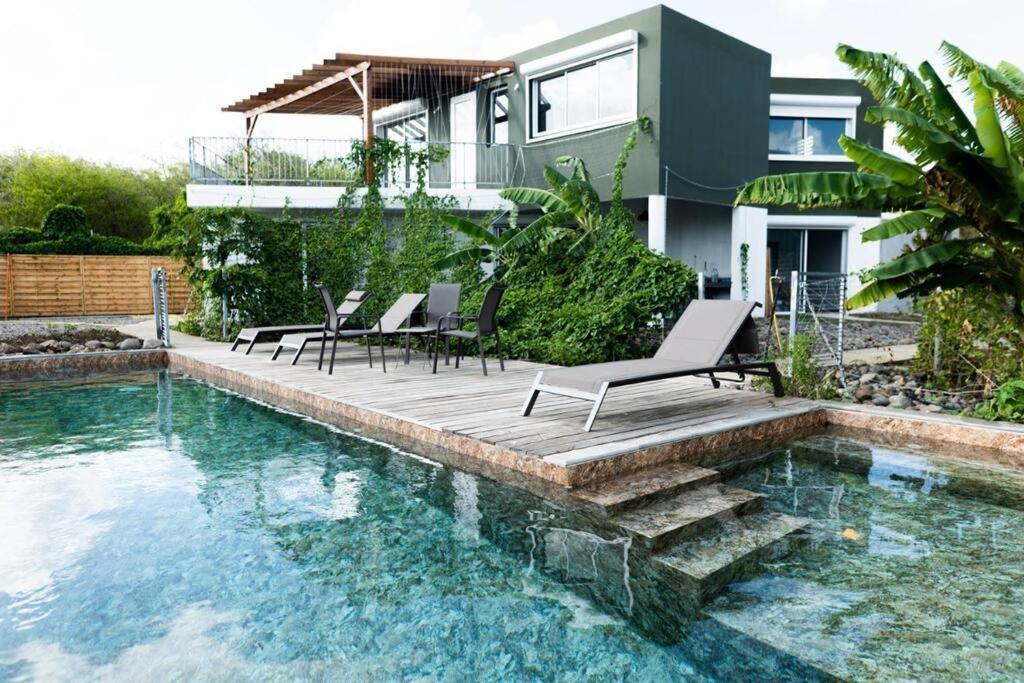 T3 Lumineux Avec Vue Exceptionnelle Et Piscine Oasis De Nature Et Serenite Petit-Canal Exterior photo